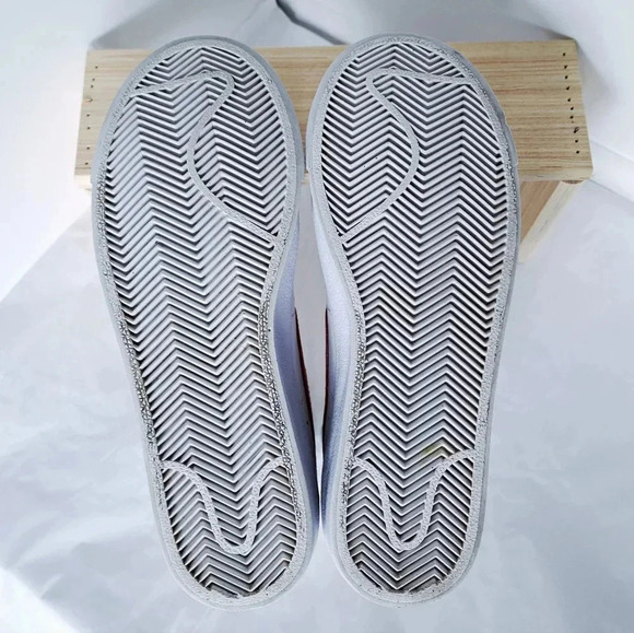 Nike Blazer GS Mid '77 White/Coconut Milk/White/Picante Red 4.5Y (23.5cm) - Picture 8 of 8
